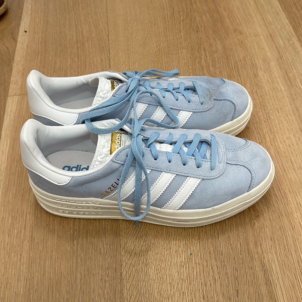 Adidas gazelle in light blue suede